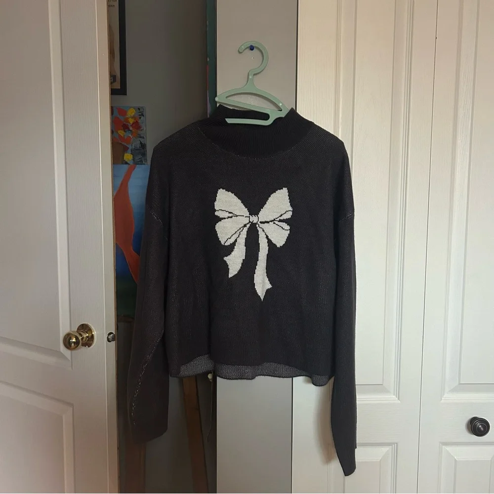 Urban Heritage Charcoal Sweater with Cream Bow - Picture 2 of 6